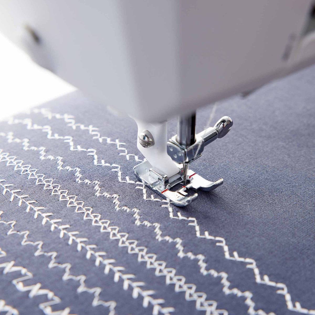 HUSQVARNA® VIKING® ONYX™ 25 Sewing Machine