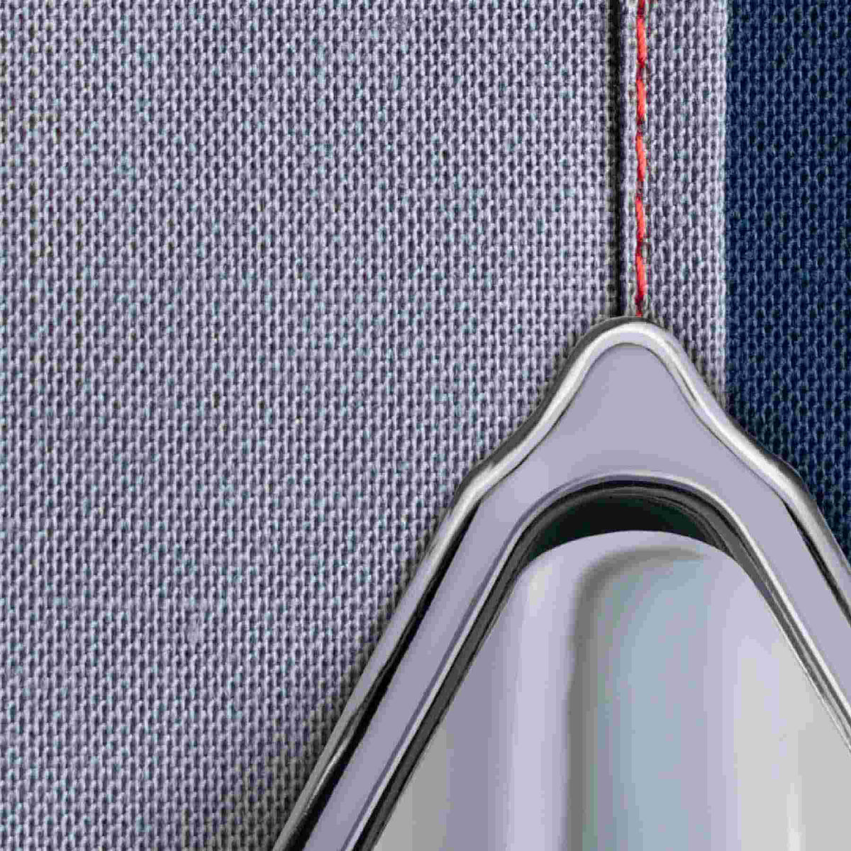 SINGER® SteamCraft Steam Iron White/Gray