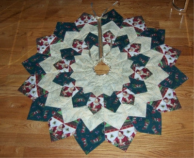 Dresden Plate Christmas Tree Skirt