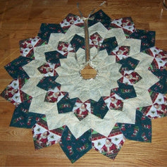 Dresden Plate Christmas Tree Skirt